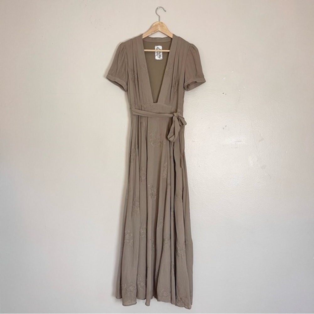 Sadie & Sage Taupe Maxi Dress